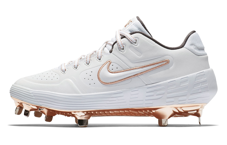 NIKE Alpha Huarache Elite 2 Low Metal Womens Softball Cleats White